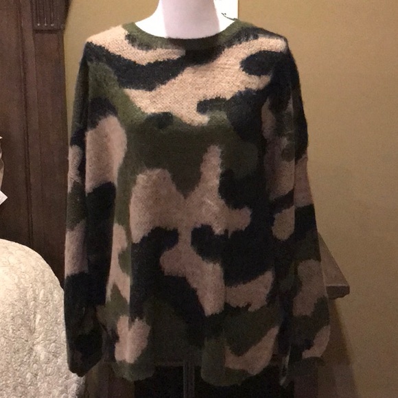 Last 1️⃣ Camouflage Olive & Taupe Fuzzy Sweater - Picture 7 of 7